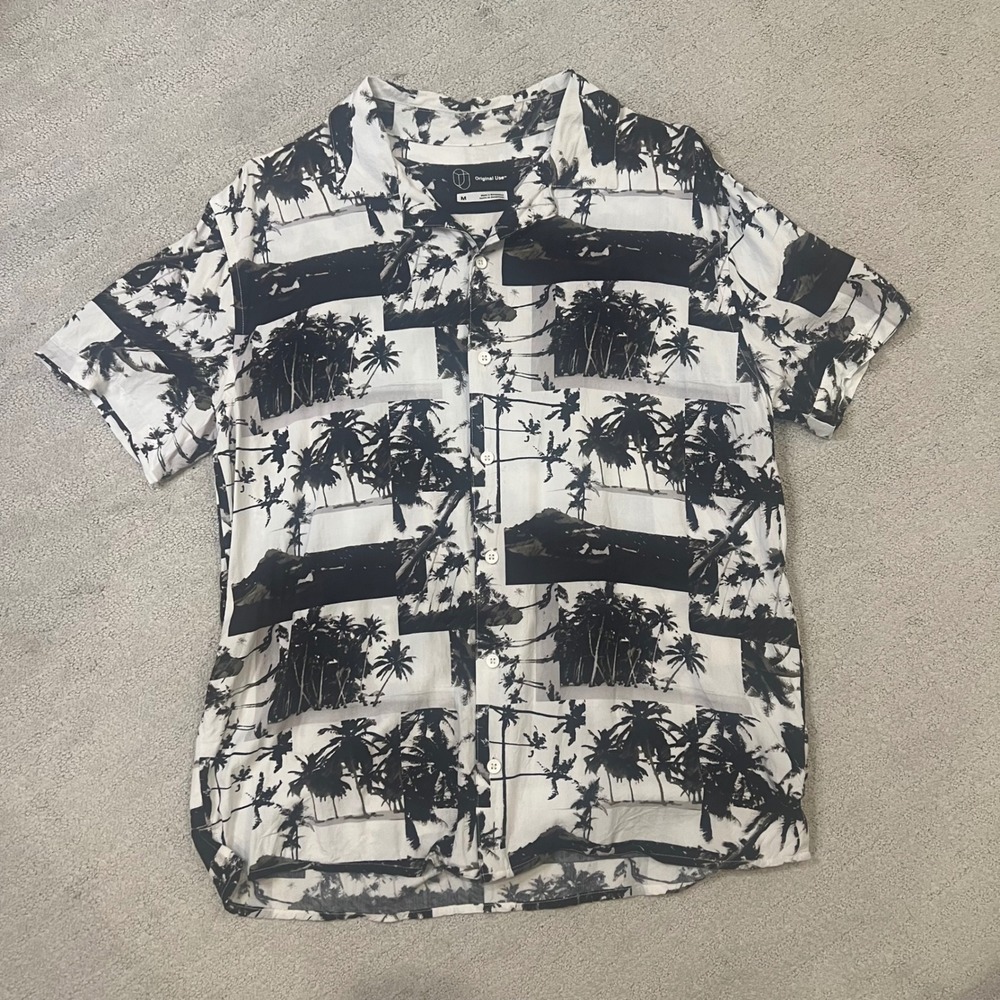 Original Use Black and White Palm Print Short Sleeve Button-Down Shirt